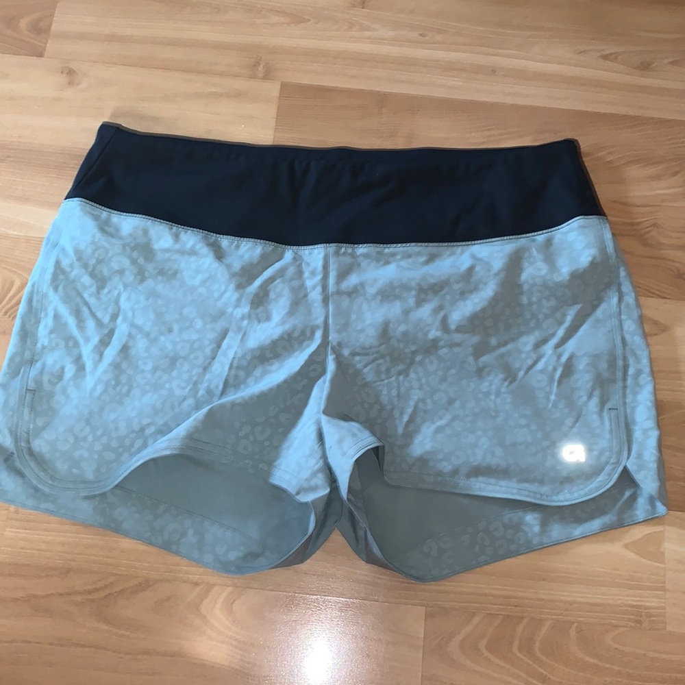 Gapfit maternity running shorts NWOT